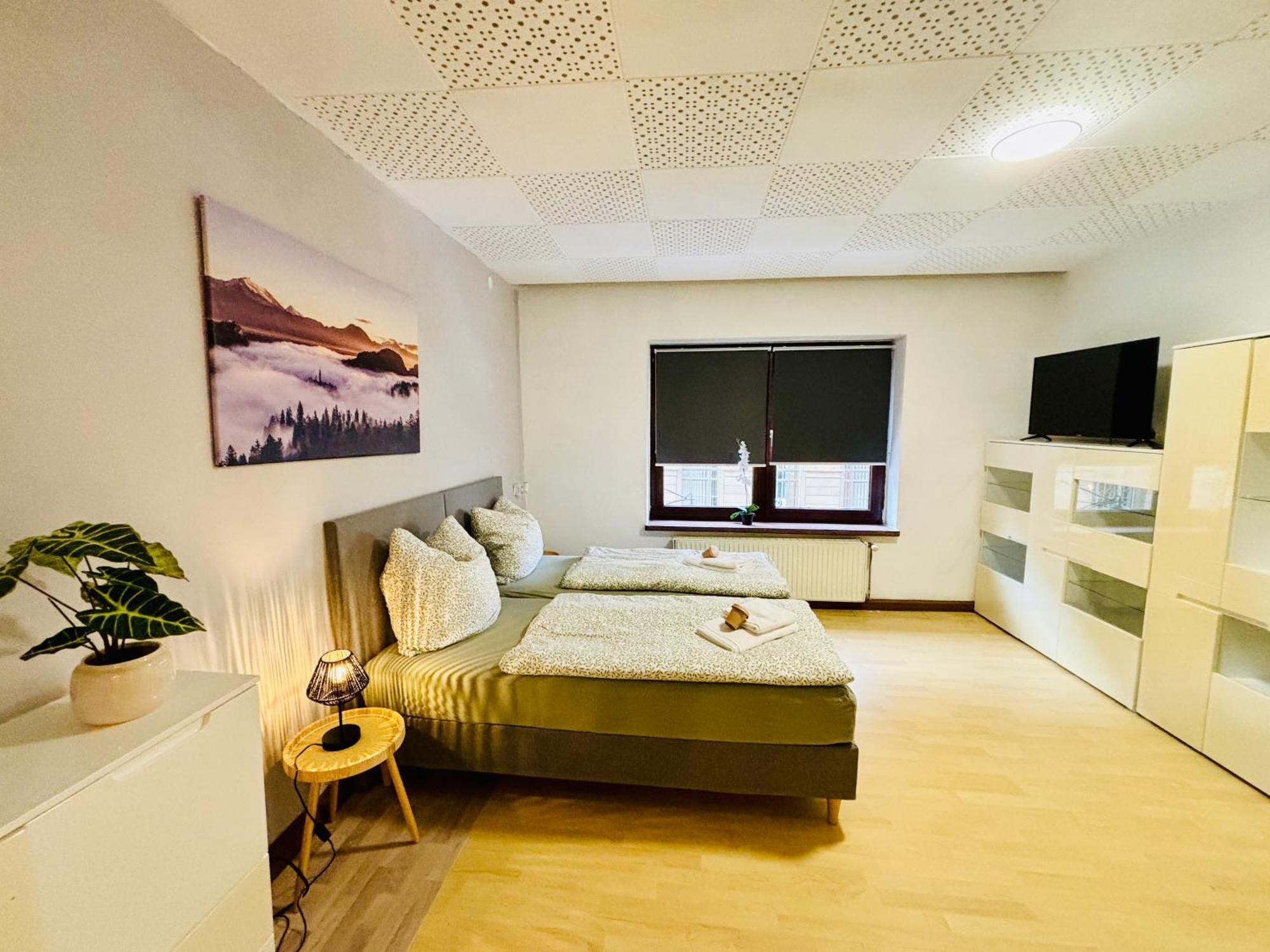 Harmony - Ganzes Appartement 3 Schlafzimmer City Meiningen Luaran gambar